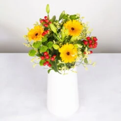 Gemischter Blumenbund 'Sonnentag' Inkl. Gratis Grußkarte 5 Gemischter Blumenbund 'Sonnentag' Inkl. Gratis Grußkarte -Compo Verkaufsgeschäft 1025700015 DIY Mixbund Sonnentag Germini Hypericum Statice Lilie Santini 2 94588