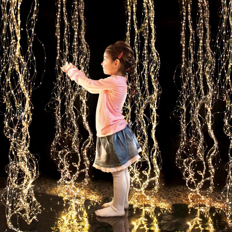 Kölle LED Regen 700 Lichter, Warmweiß, 2 M, Golddraht 3 Kölle LED Regen 700 Lichter, Warmweiß, 2 M, Golddraht – Bild 3